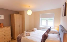 The Kensington Apartment, Free Carpark, Ideal Location For Exploring Oxford City & Nearby Places, Easy Access To Ring Road Mini Plant, Universities & Oxford Science Parks